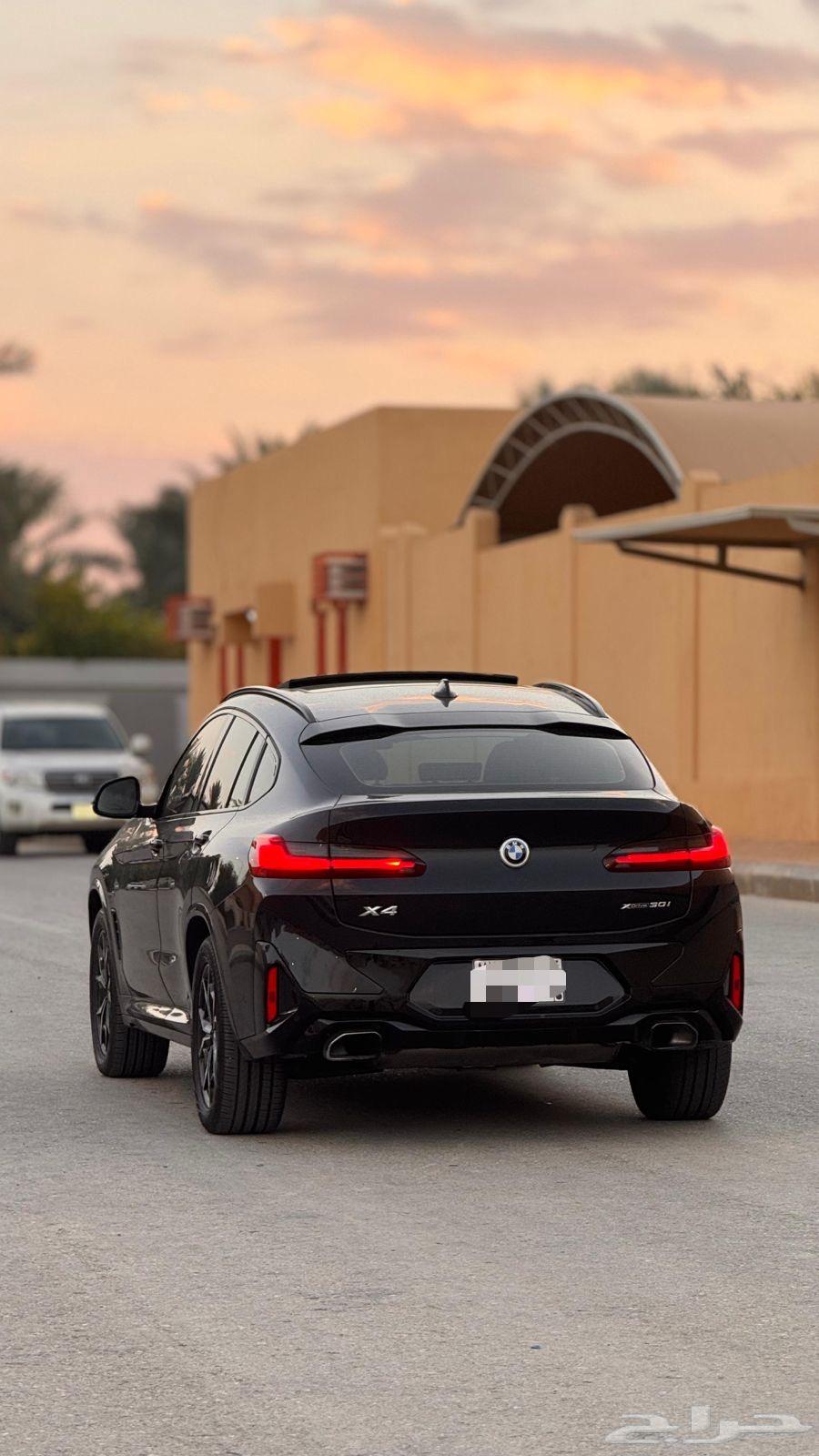 BMW X4 black63497340457090114