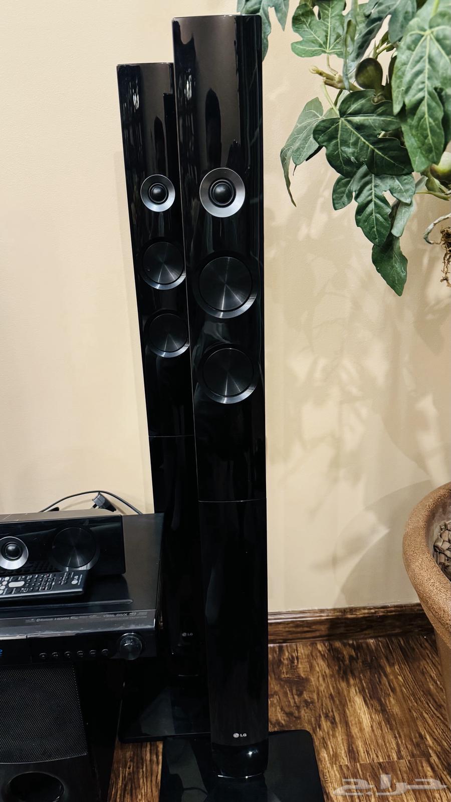 LG home theater, very very clean63172864958466111