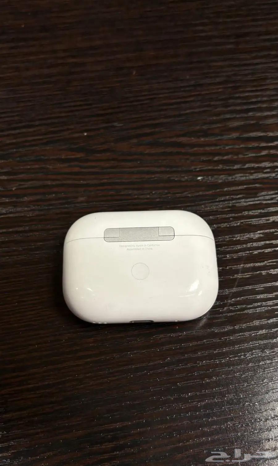 AirPods earphones63173229359362112