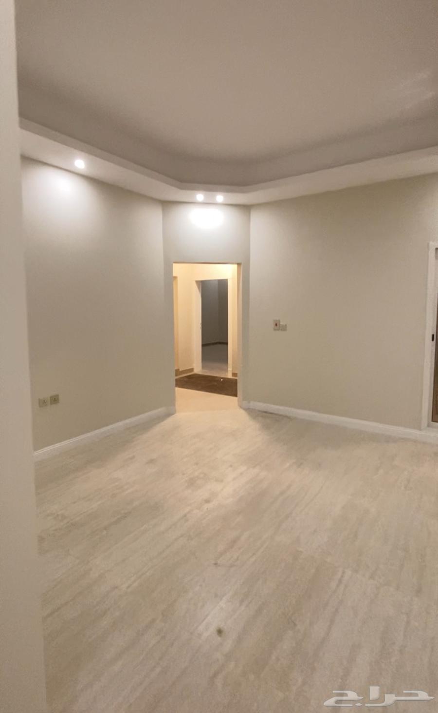 For sale: A ground floor apartment with independent entrance, consisting of 6 bedrooms and a living room.628843986282251110