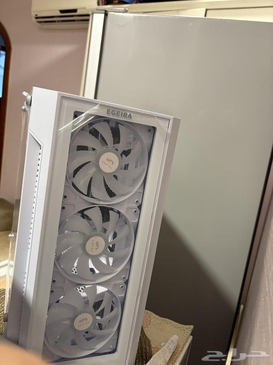 A new clean PC with box and Grand Five M63175040207105112