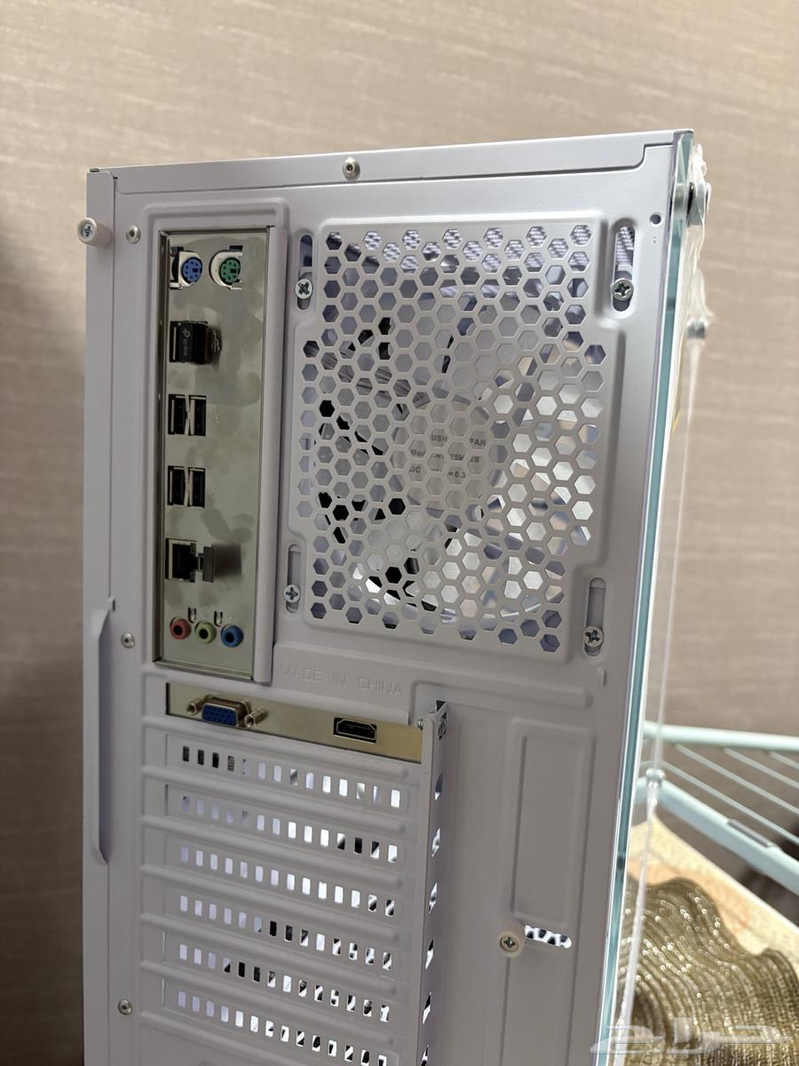 A new clean PC with box and Grand Five M63175040207105114