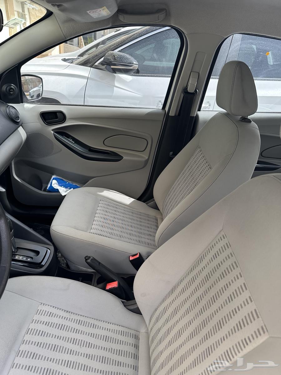 White color Ford Fiesta model 201863261298301697111
