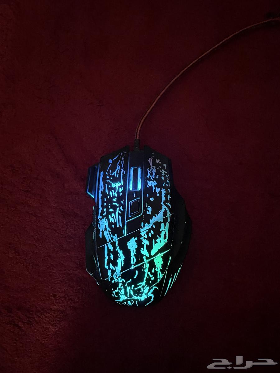 RGB gaming mouse with colorful lighting63174075550082111