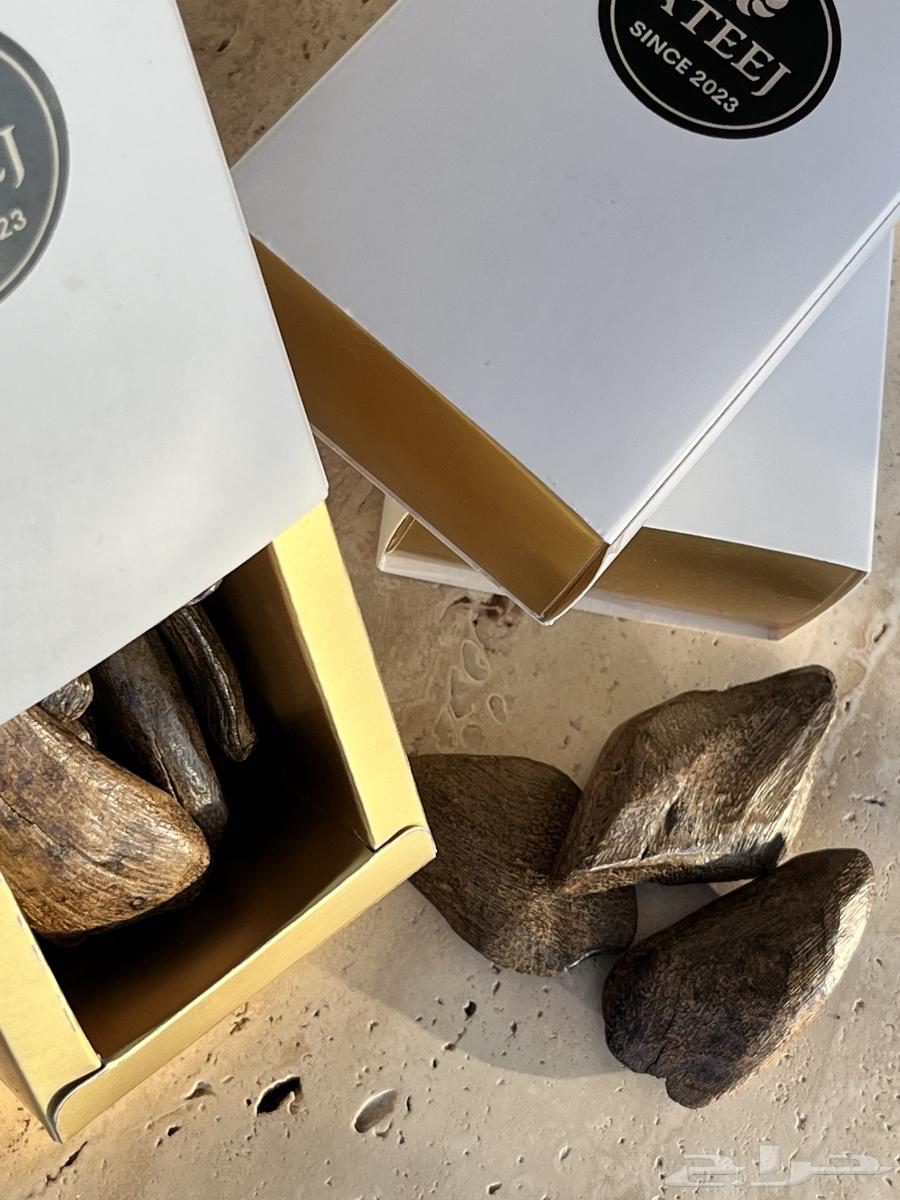 Oud for incense  
Types of incense, musk, and perfumes63175043731713111