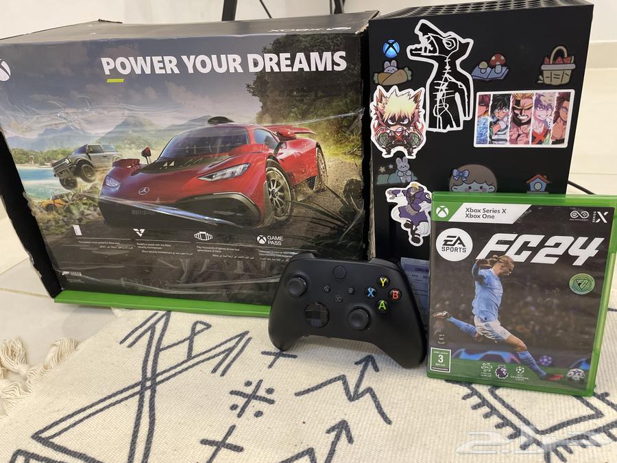 Xbox Series X is very new and comes with a controller.63173596353667111