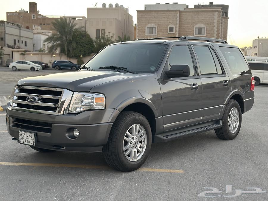 Ford Expedition XLT imported to the island ((warehouse))63261859885313112
