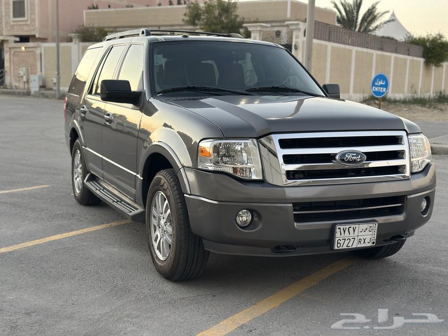 Ford Expedition XLT imported to the island ((warehouse))63261859885313111