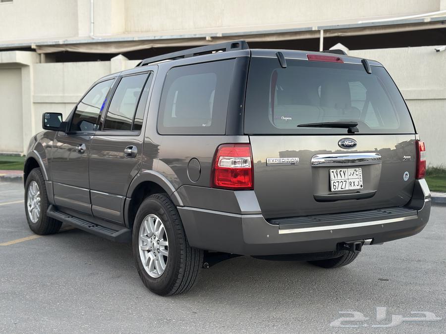Ford Expedition XLT imported to the island ((warehouse))63261859885313114