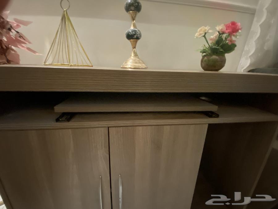 Computer table63175039920514112