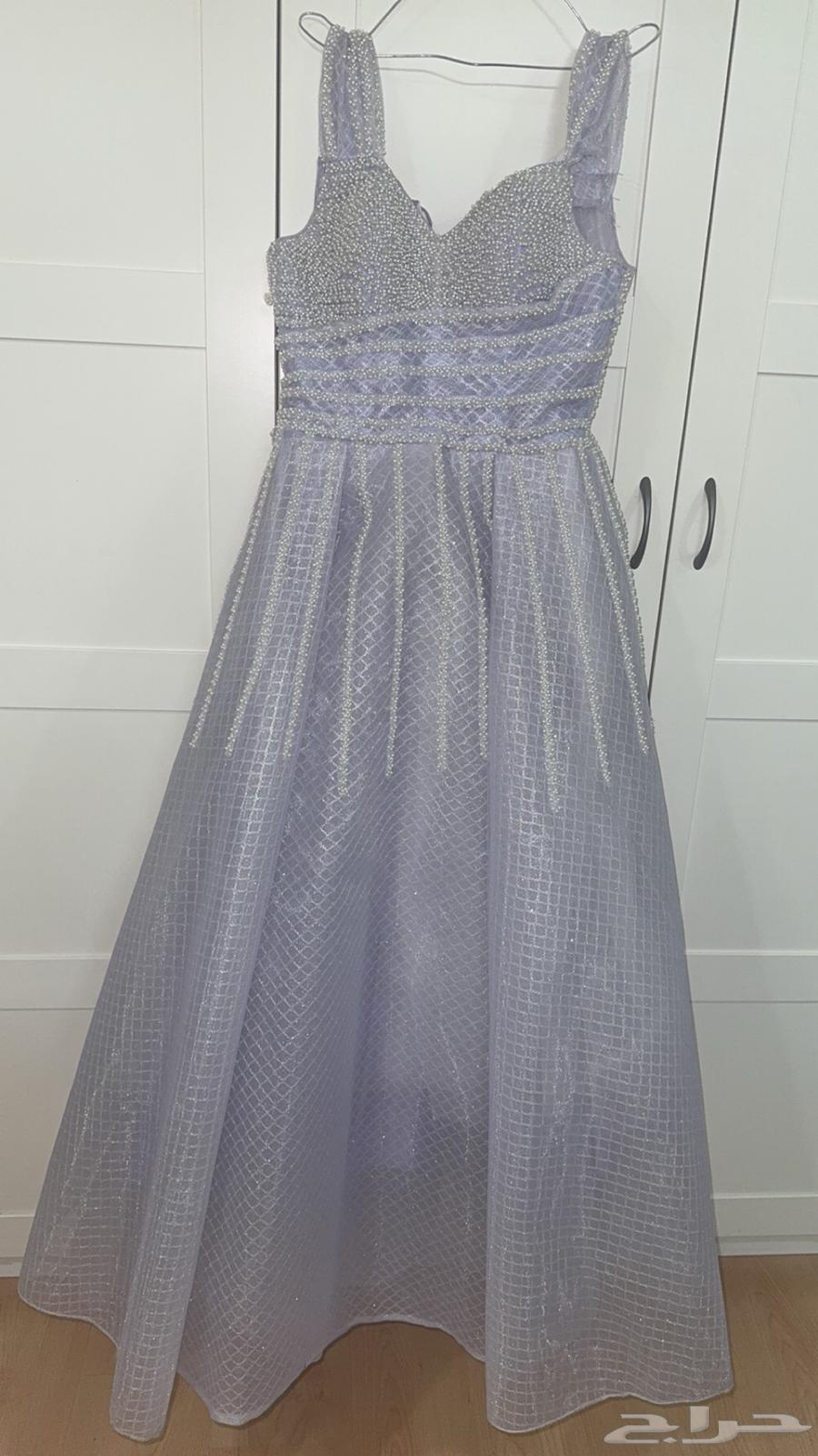 A semi-new dress worn only once63172402781825111