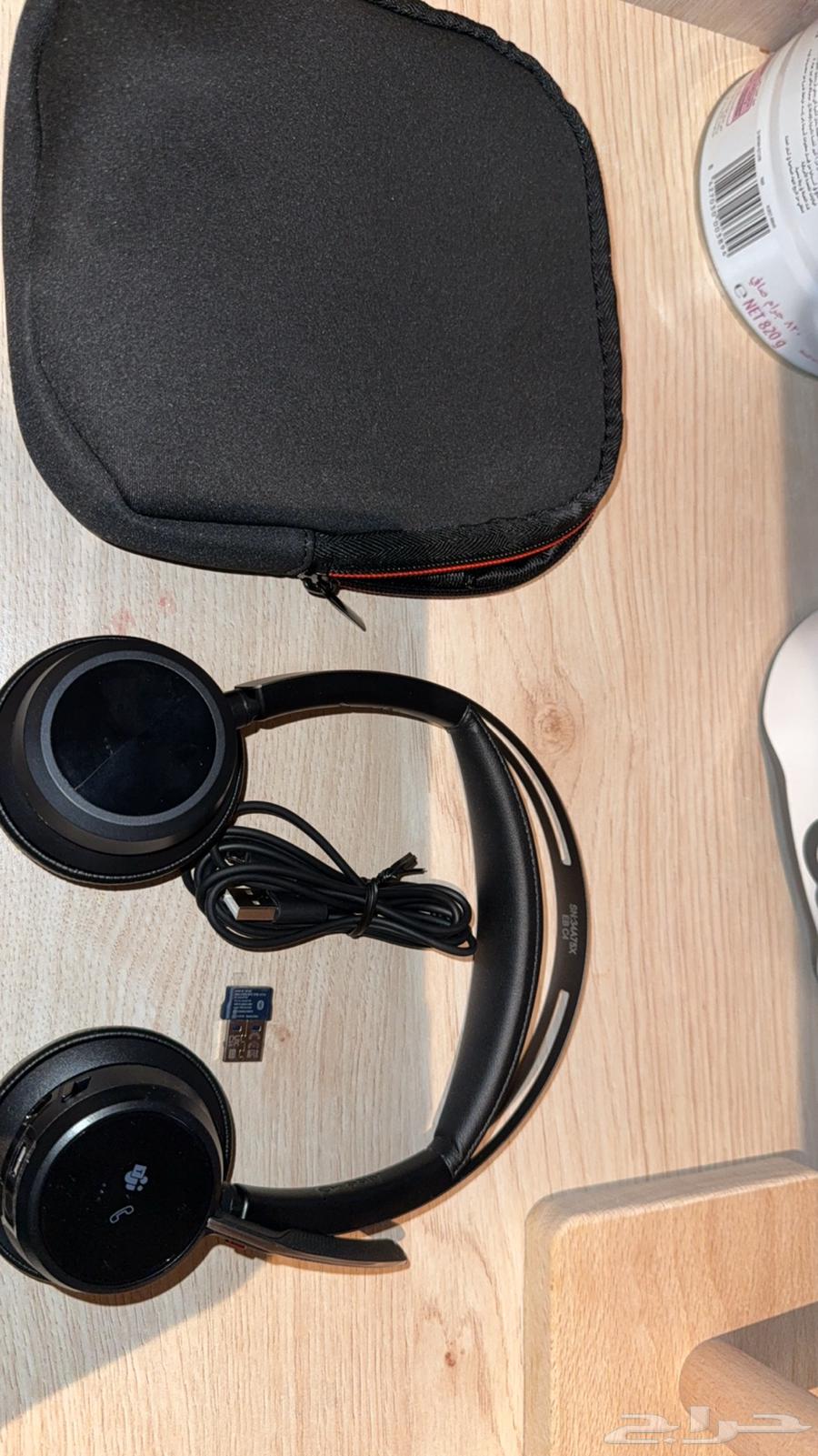 Headphones63171496940034111