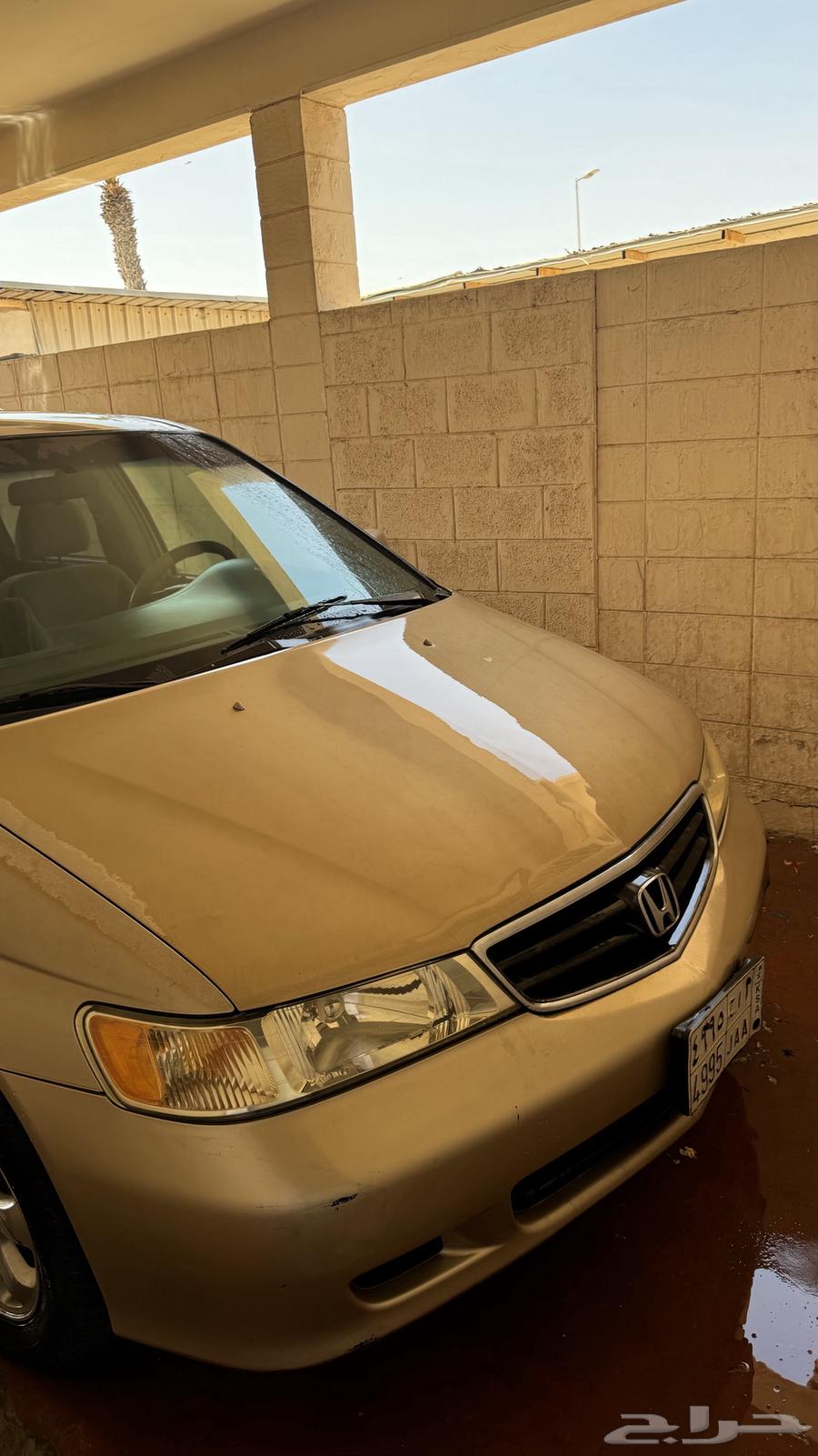 The 2002 Ford Odyssey has an issue with the key and the registration has expired.63257132689154112