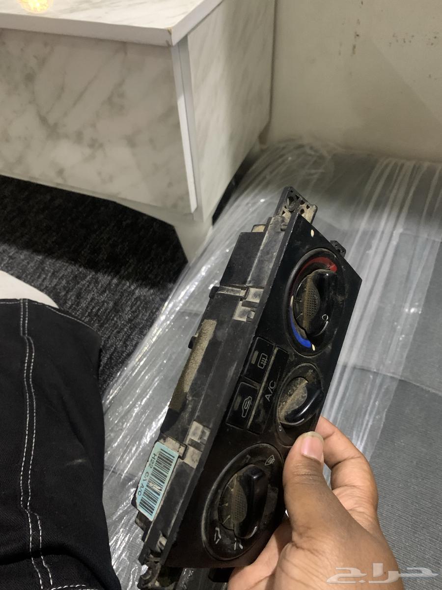 The right of the air conditioner ntra 200563255574433409111