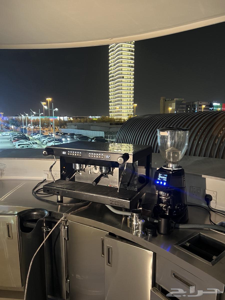 Rent a coffee shop63507886580225111