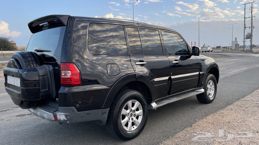 Mitsubishi Pajero 2009, black color, 4x463255571815810111