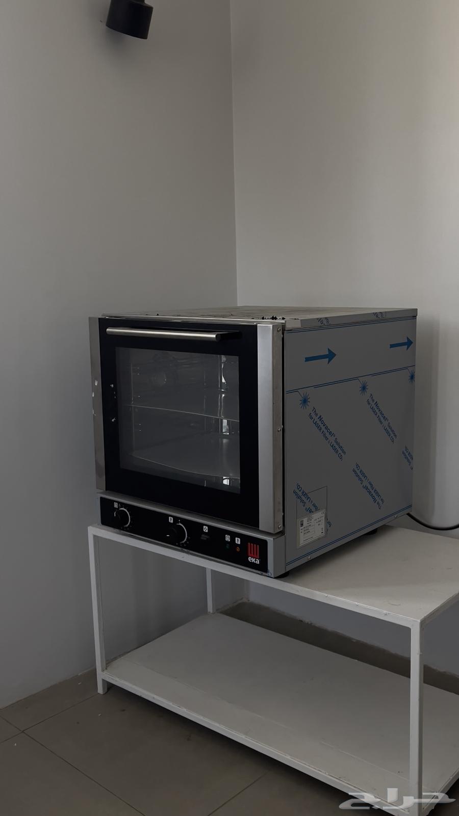 Italian convection oven with a heat distribution fan63169191071489112