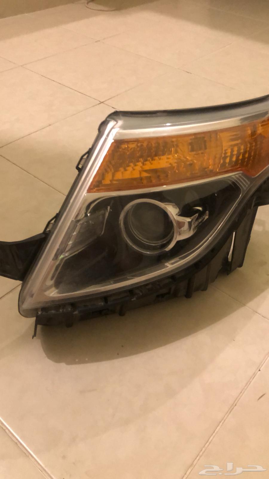 Ford Explorer left headlight63252495799171111