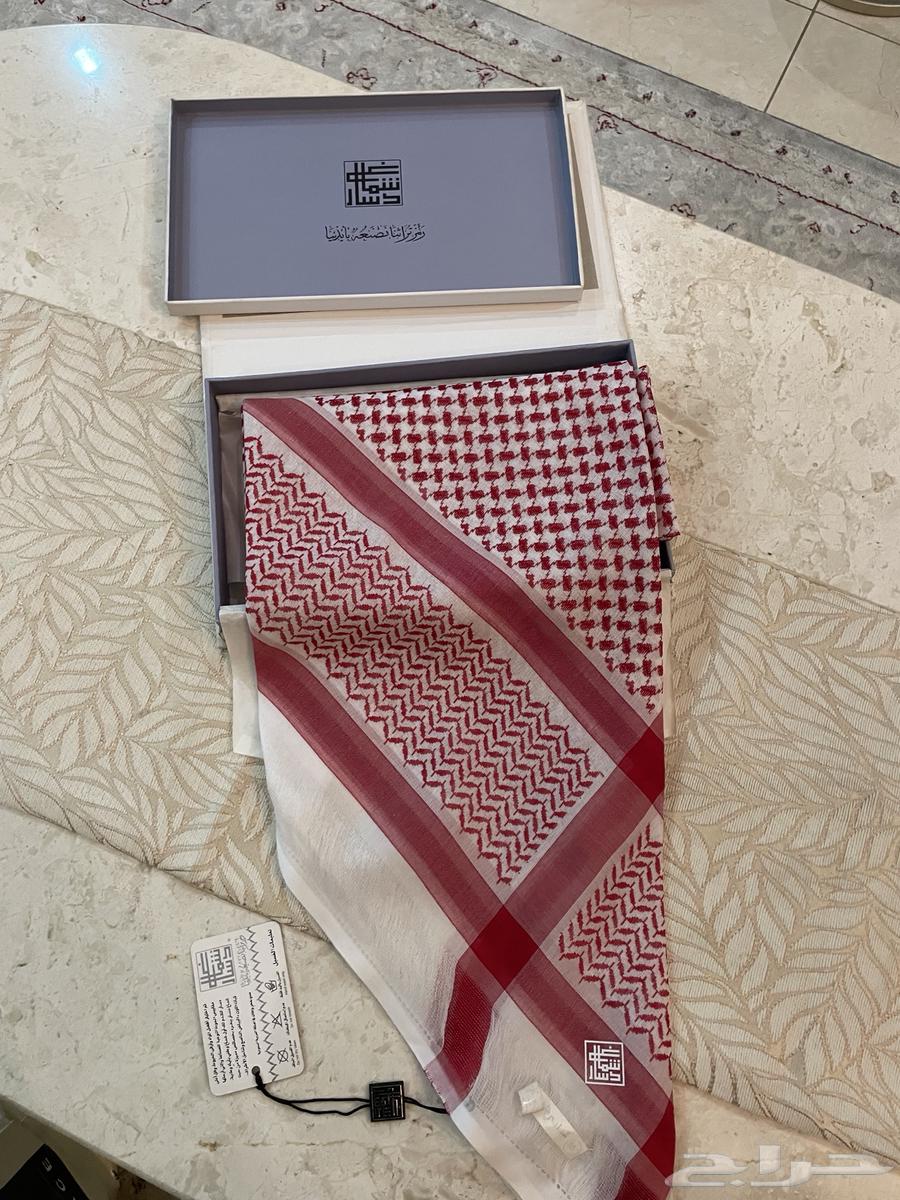 (For sale) Three scarves63170127813250111