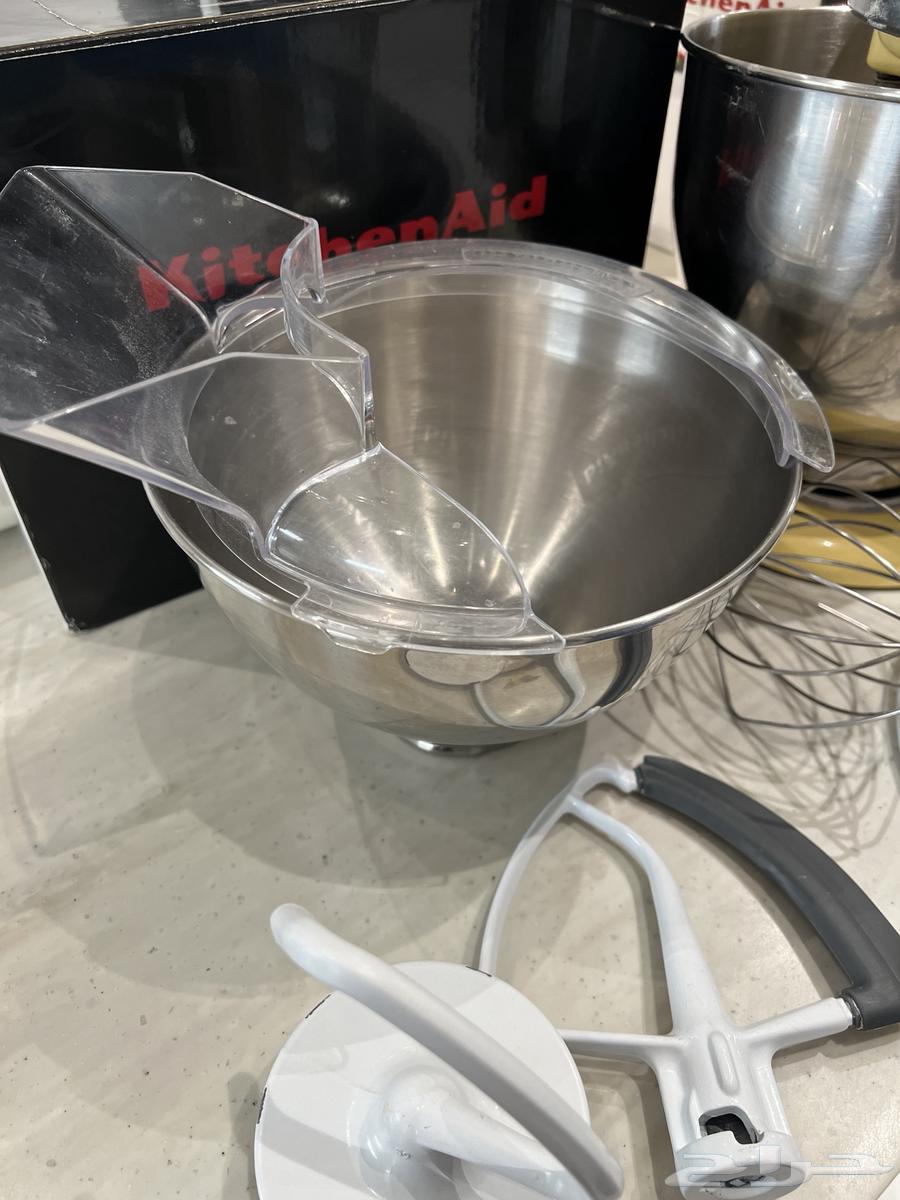 Kitchen mixer with accessories63168719363714114