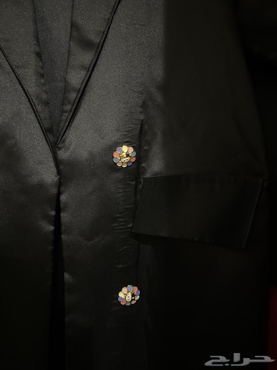 A black formal abaya with 4 buttons, without a hijab, size 5463170608310785111
