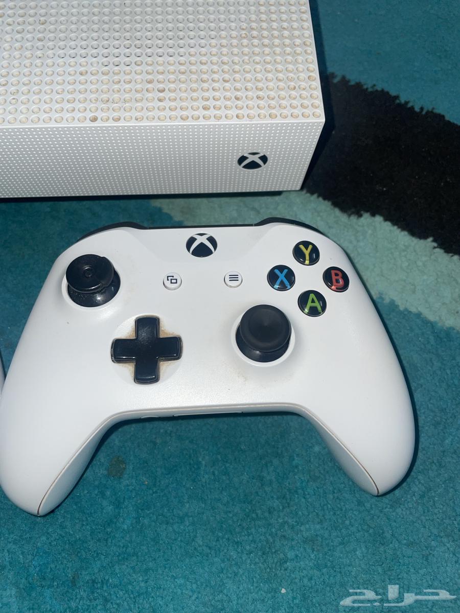 Xbox One S is very slim63170153958658114