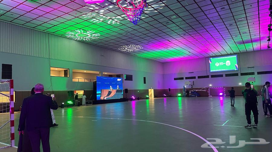 Screens for rent63170131339778112