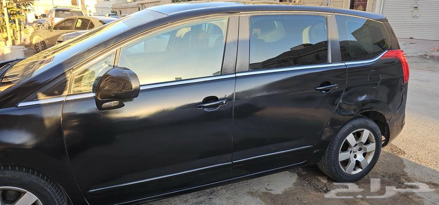 Peugeot 5008 2014 model, 170,000 km mileage63252971326081111