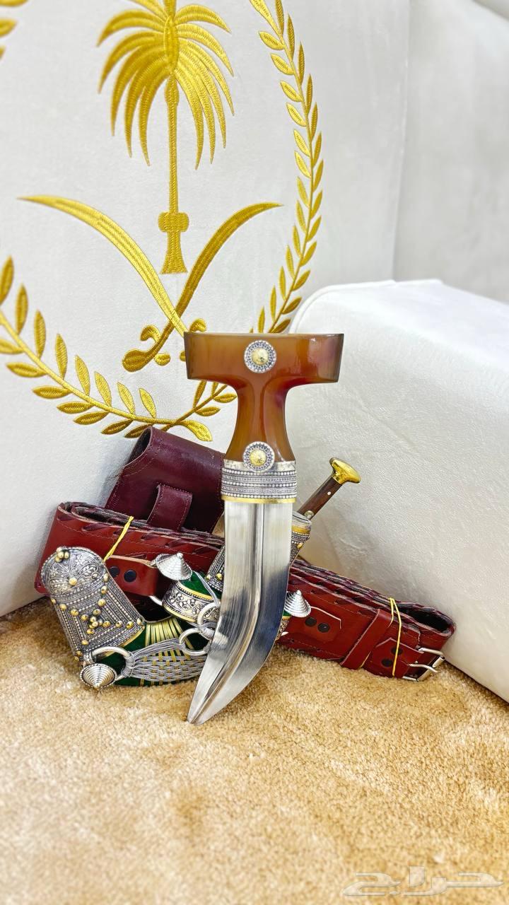 For sale, a dagger with a zebra handle63169663947650111