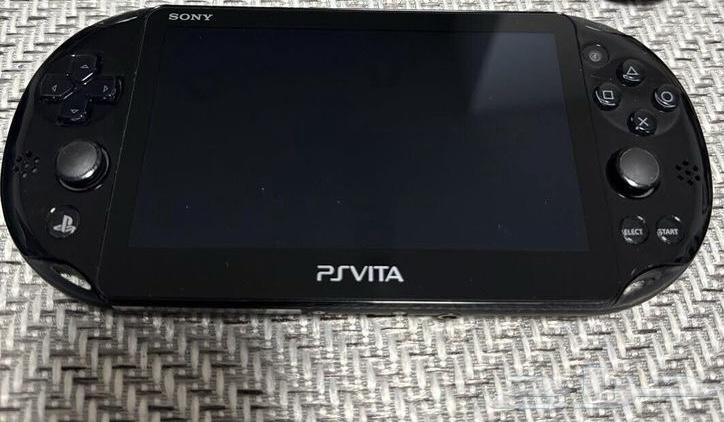 PS Vita with modified 3000 game63169660557314112