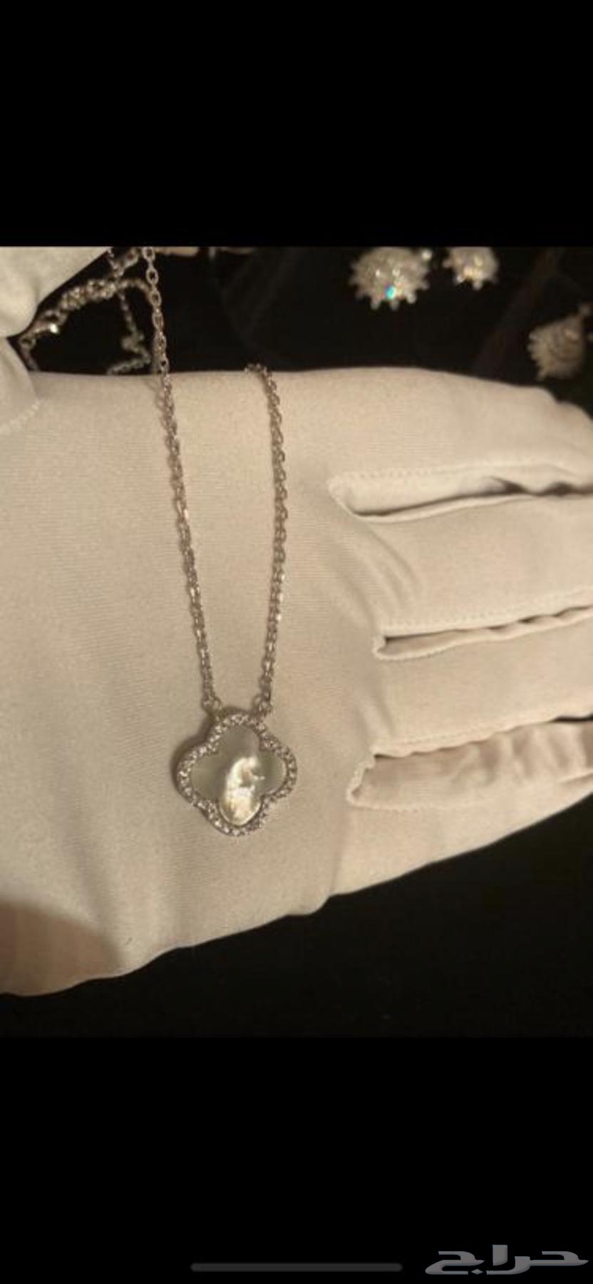 Gifts and original silver distributions stamped with a silver hallmark; our prices are lower.63168726975746113
