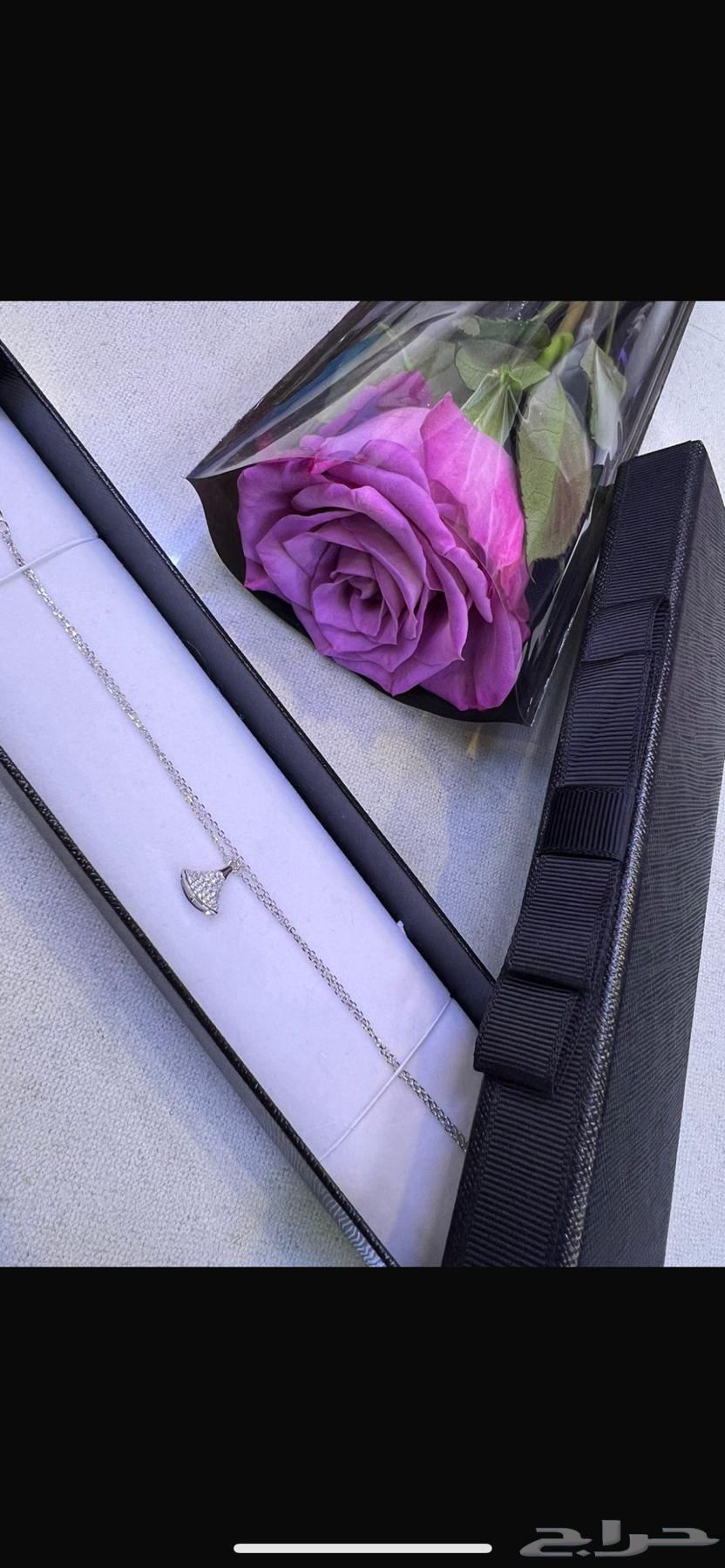 Gifts and original silver distributions stamped with a silver hallmark; our prices are lower.63168726975746111