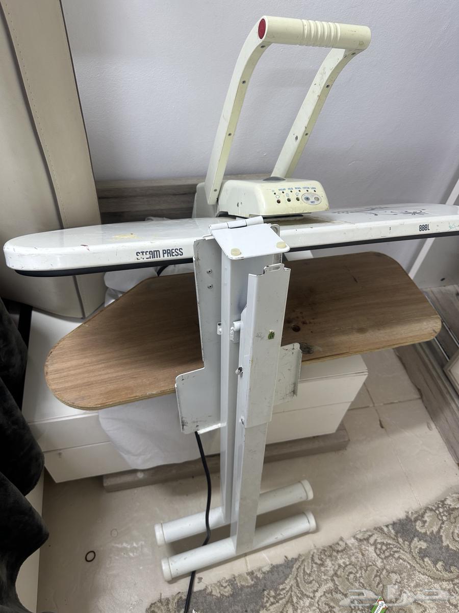 Clothes ironing63166379386755112