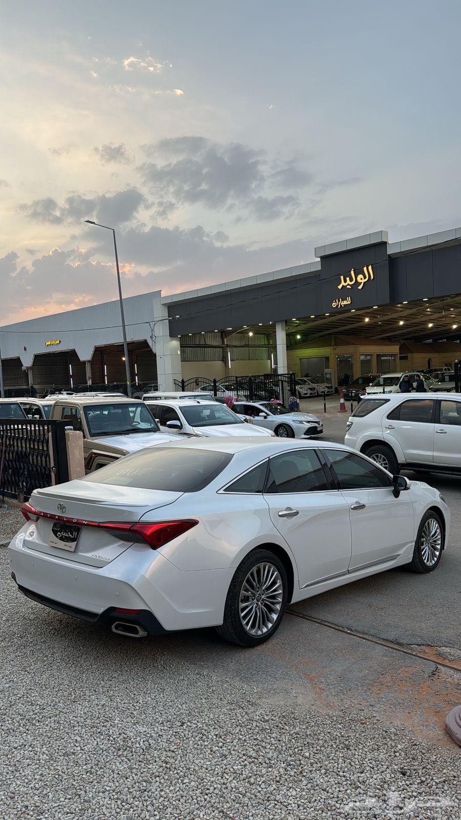 تويوتا افالون 2021 سعودي اللون ابيض ممشئ 1500 بدي شرط63253012903298113