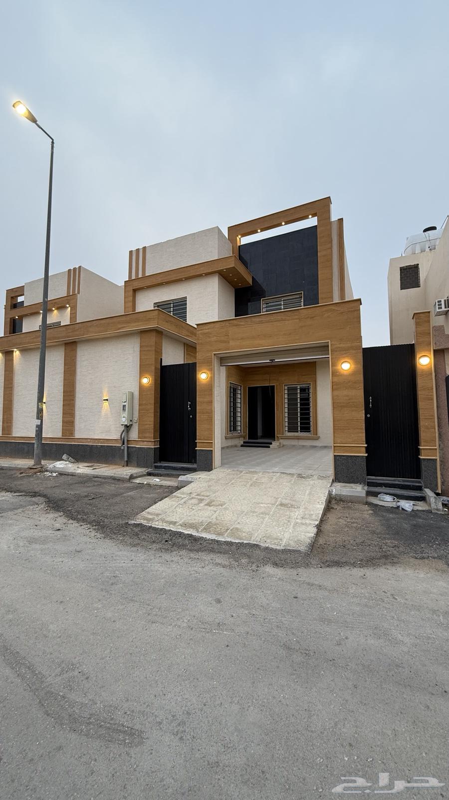 فيلا حي الزاهر 325 متر628844039230731118