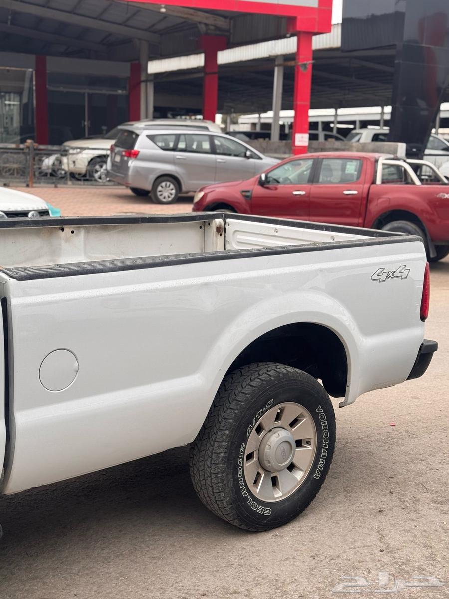 Sold, sold. Ford F250 pickup truck, model 2008.63244237351937114
