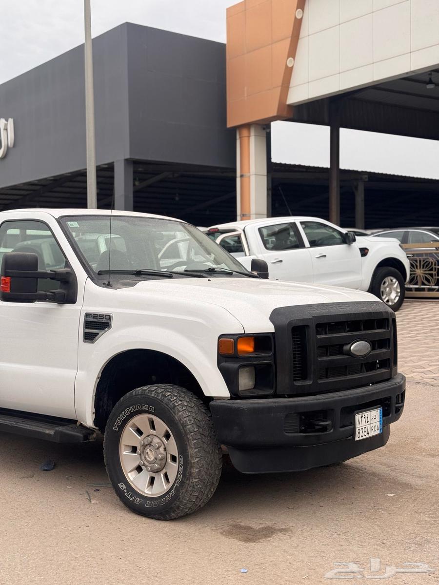 Sold, sold. Ford F250 pickup truck, model 2008.63244237351937111