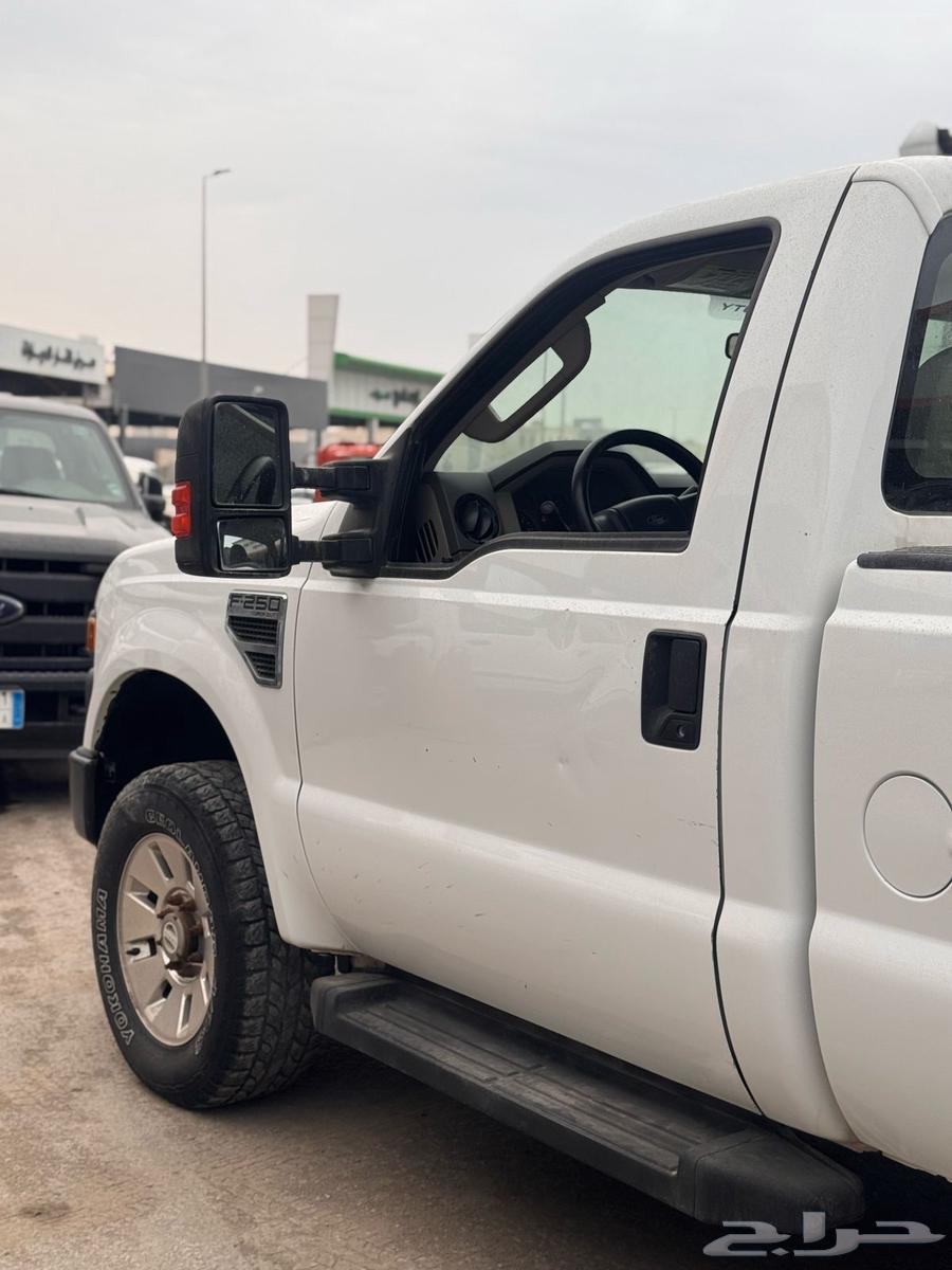 Sold, sold. Ford F250 pickup truck, model 2008.63244237351937113