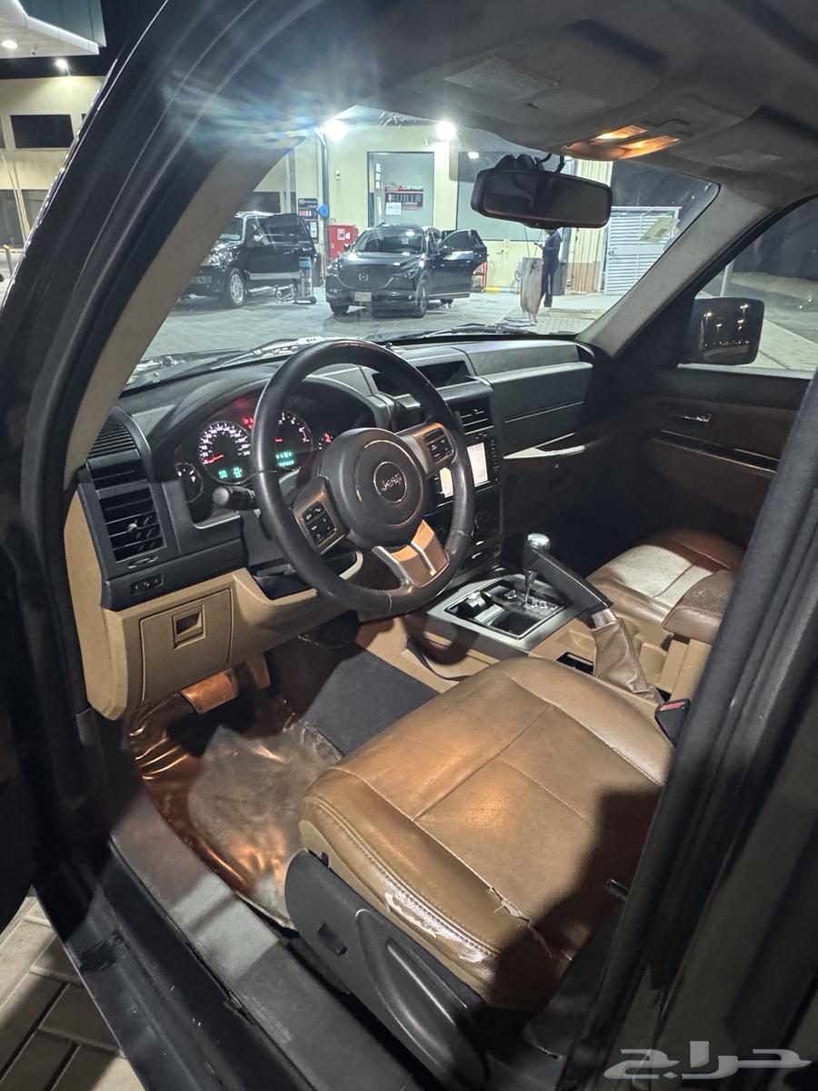 Jeep Cherokee 2012 full, sunroof open63247792869891113