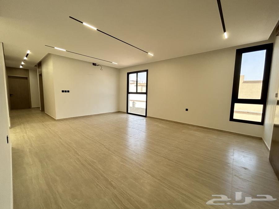 For sale: Two houses and a ground floor apartment in Al-Khalij district.63007258227843114