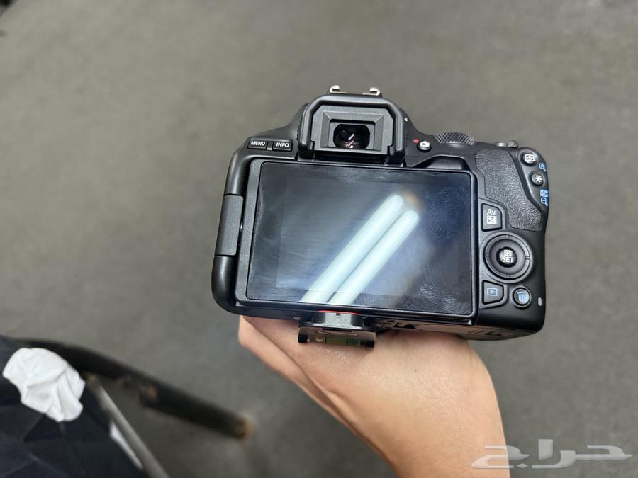 Canon 250D camera63165468618370112
