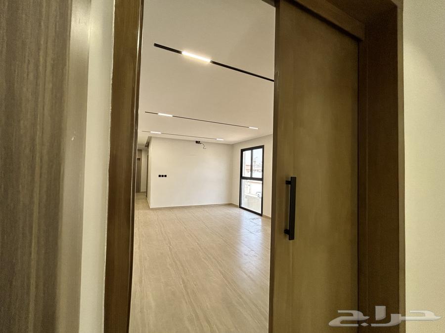For sale: Two houses and a ground floor apartment in Al-Khalij district.63007258227843113