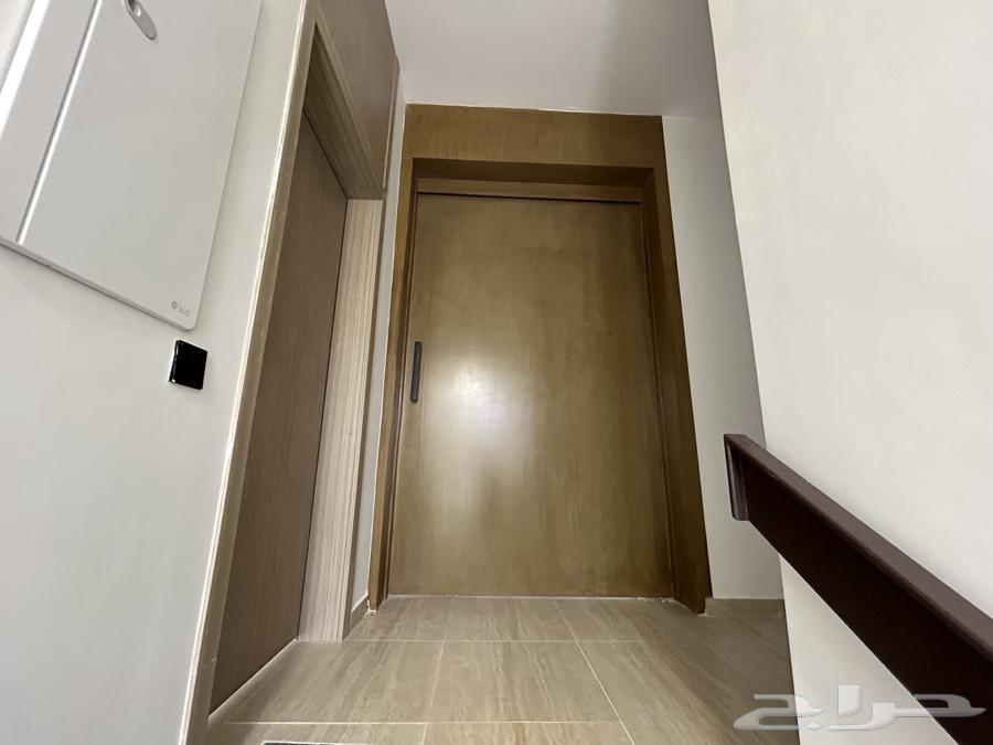 For sale: Two houses and a ground floor apartment in Al-Khalij district.63007258227843112