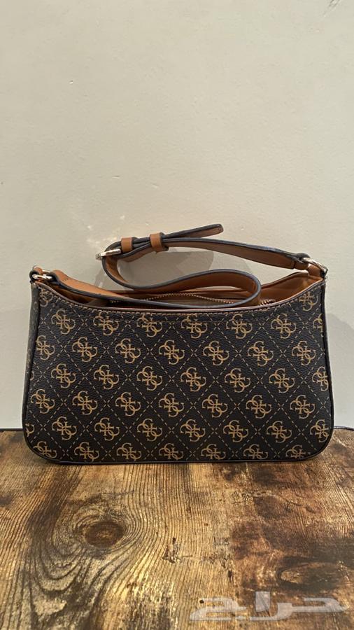 Original Guess bag with clean cloth bag, lightly used63165920702850111