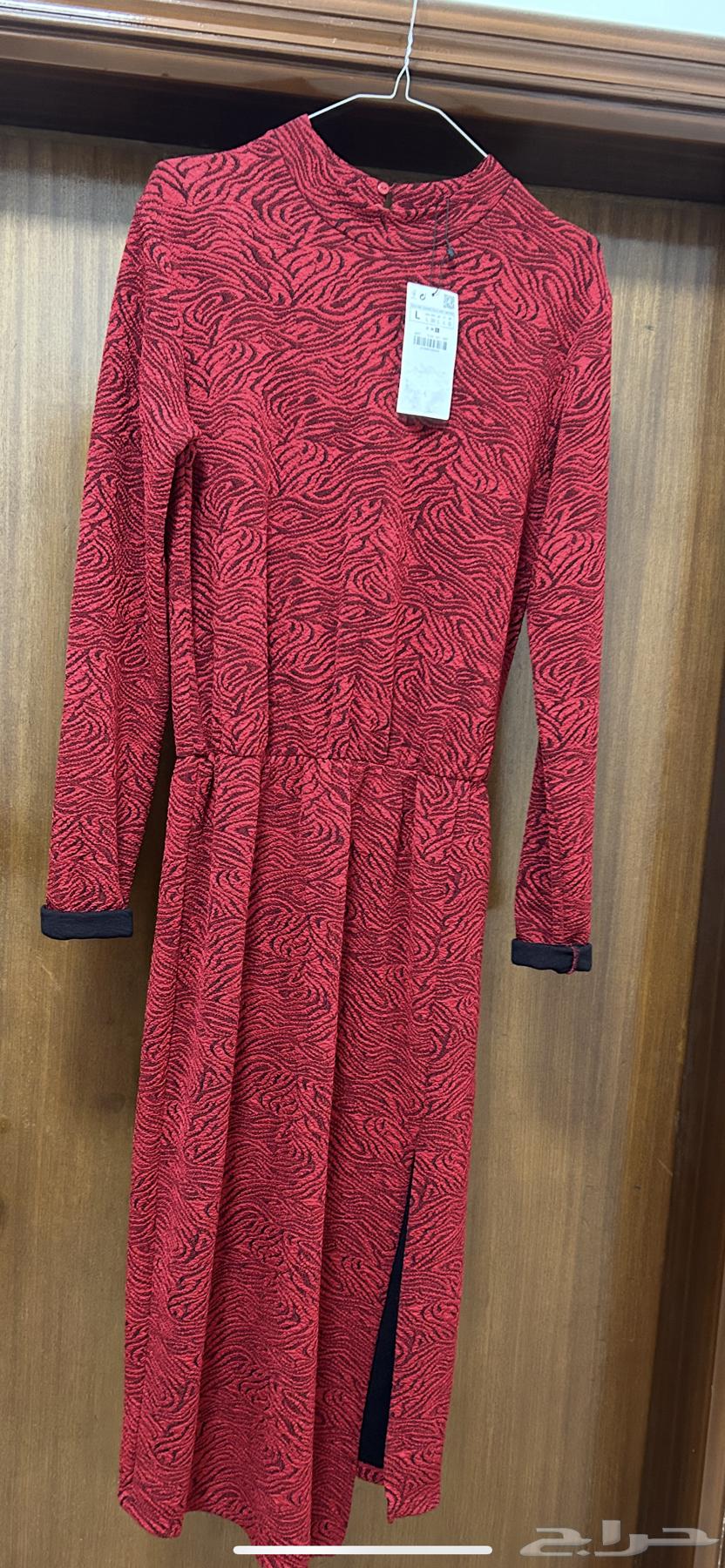 A new red dress63168281316227112