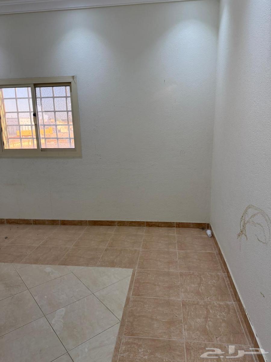 A 3-story building with 6 apartments for sale in Rabigh, Al-Sulabi Al-Sharqi district63009594097153114