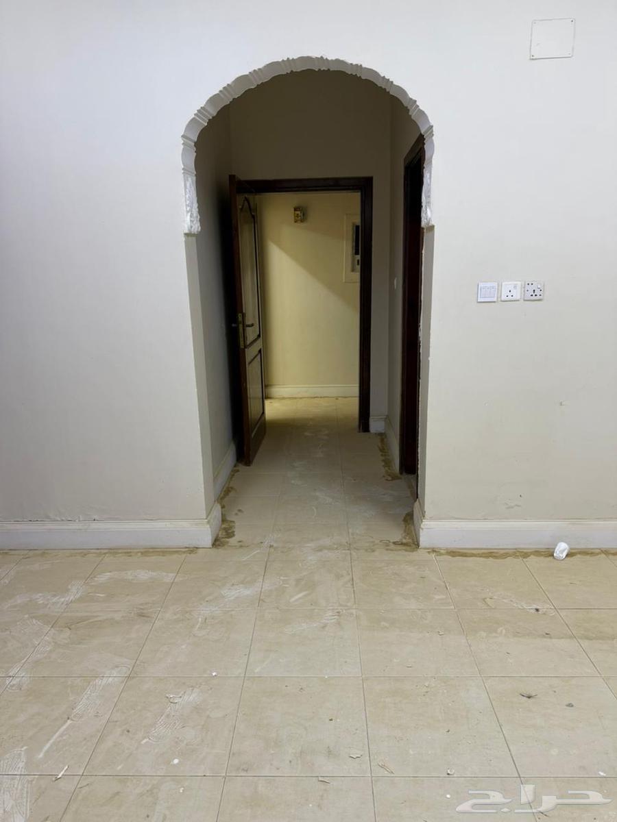 A 3-story building with 6 apartments for sale in Rabigh, Al-Sulabi Al-Sharqi district63009594097153111