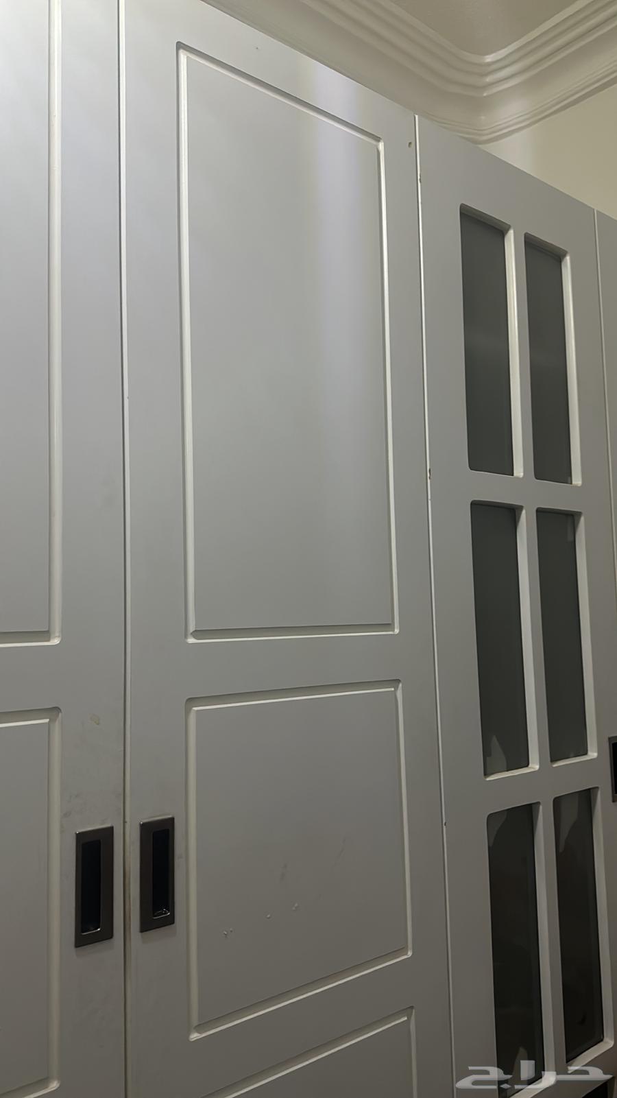 دلاب ملابس استخدام نظيف ء6 ابواب مقسمة وفيه سلة سحب63162202856322111