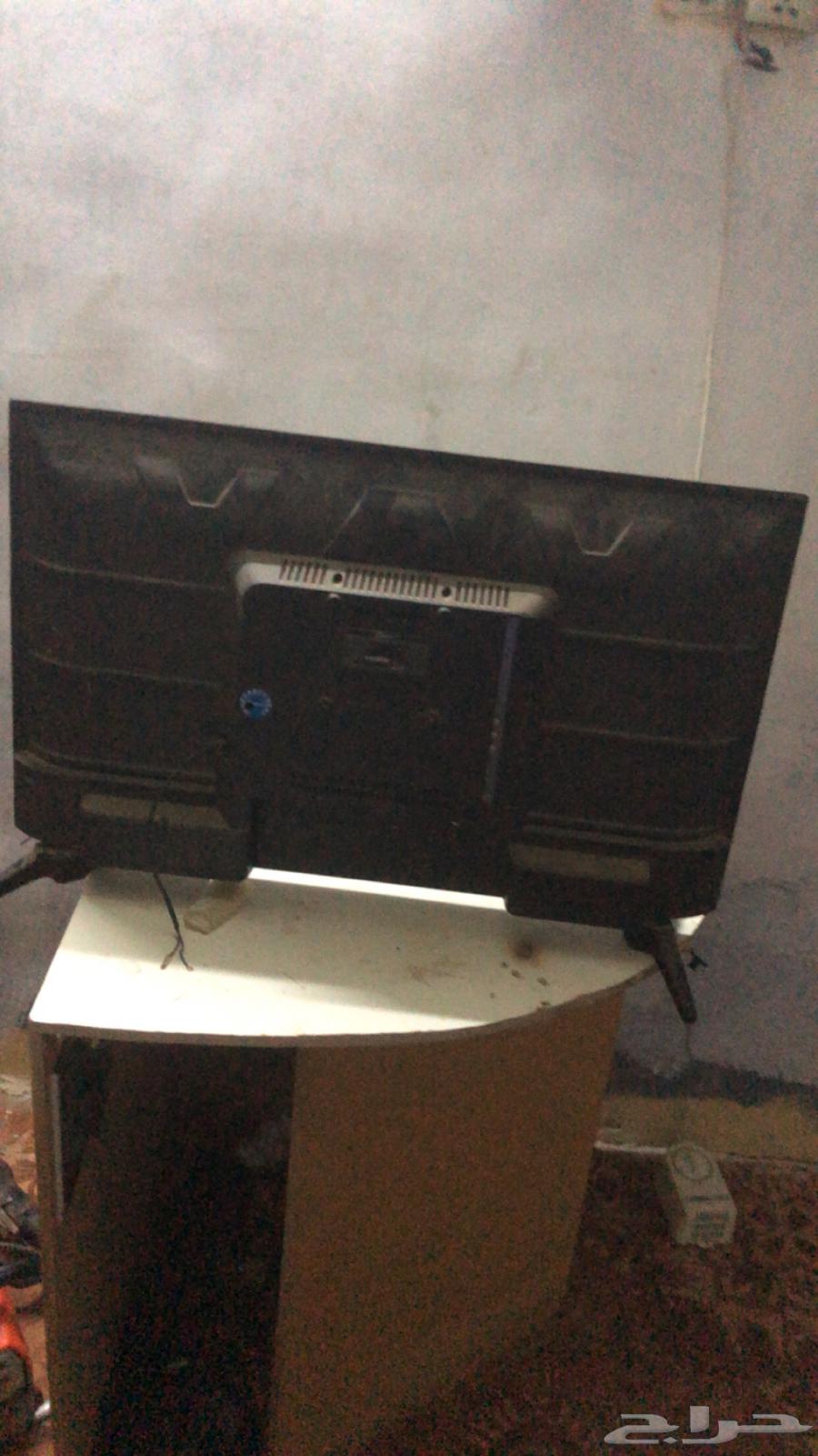 Two screens for sale: 55 inches and 42 inches, both have damaged screen lighting.63162670248322113