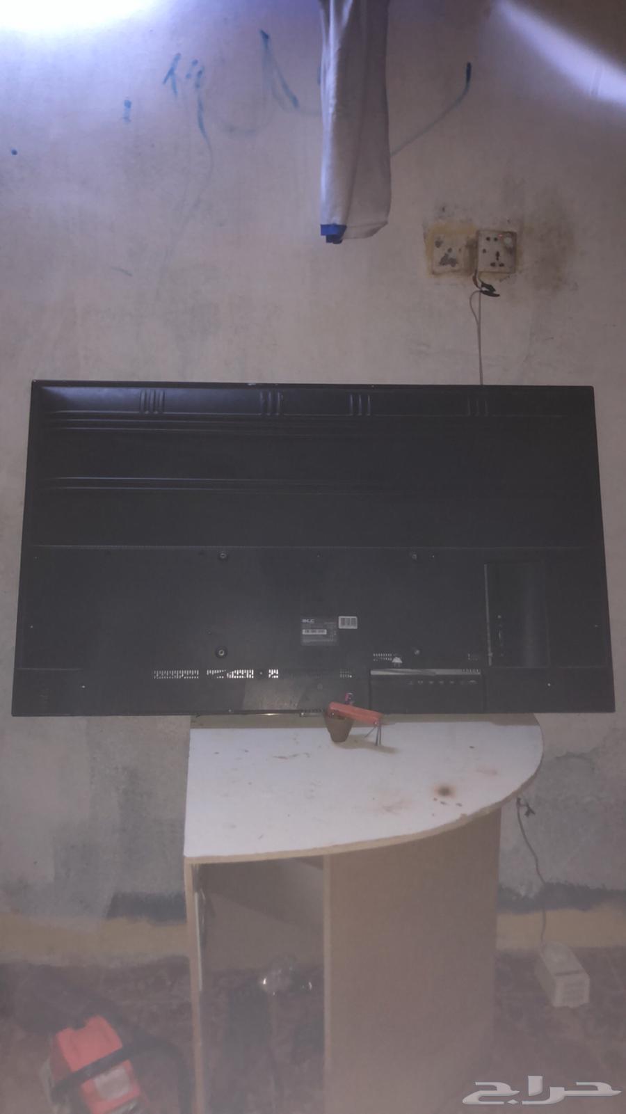 Two screens for sale: 55 inches and 42 inches, both have damaged screen lighting.63162670248322111